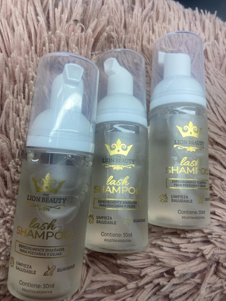 Lash shampoo